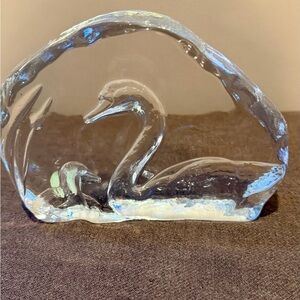 Elegant Glass Swan Sculpture